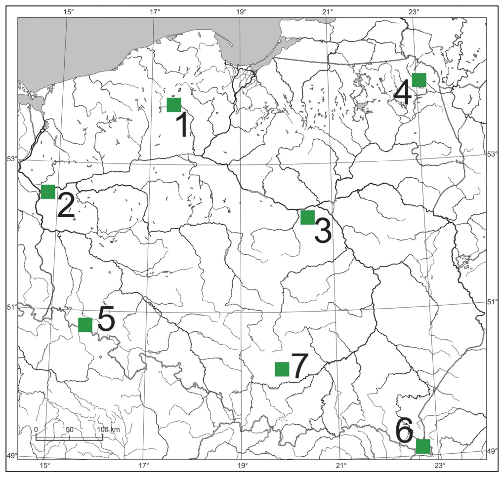 Mapa Polski z siecią rzeczną, na której numerami 1–7 oznaczono wybrane parki narodowe.